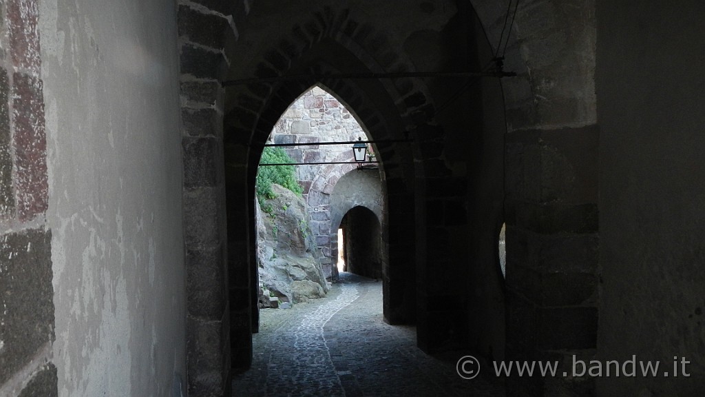 DSCN8698.JPG - Le mura interne del Castello di Lipari